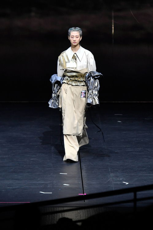 华夏人生衣服怎么做 先做哪些衣服比较好