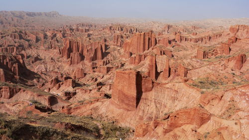 剑与远征风蚀之峡怎么打 剑与远征风蚀之峡通关路线
