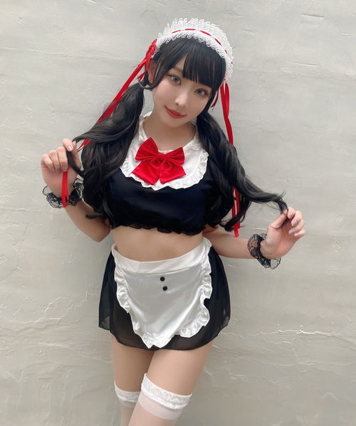 看腿了！ 日系性感童颜coser秀白嫩美腿