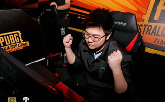 4AM集体入驻新基地，韦神依旧不忘LOL