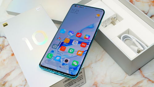 小米10成全球首款LPDDR5手机 雷军“比心”转发