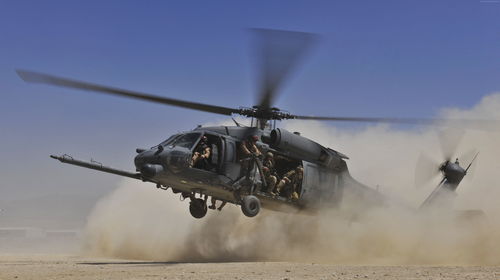 《烈火战马》2月9日鹰系直升机登场 AH-1衍生型号揭秘